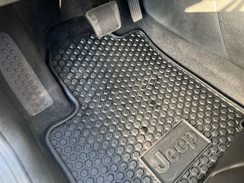 Used 2022 Jeep Cherokee Latitude image 19