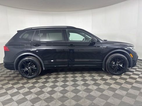 Certified 2023 Volkswagen Tiguan SE R-Line image 2