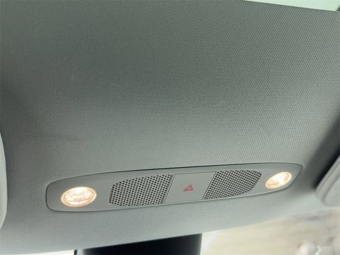 Used 2023 Tesla Model Y 2WD image 38