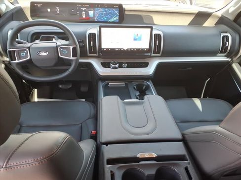 Used 2025 Ford Expedition Active image 21