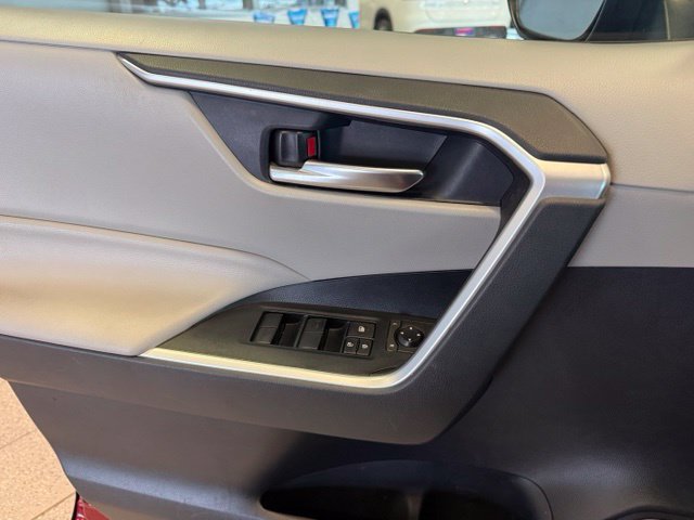 Used 2019 Toyota RAV4 XLE w/ All Weather Liner Package AWD/4WD image 19