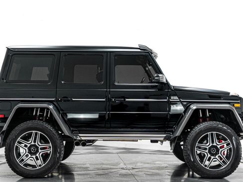 Used 2018 Mercedes-Benz G 550 Squared image 9