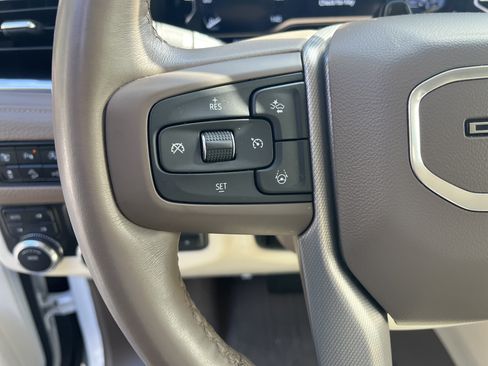 Used 2024 GMC Yukon Denali w/ Advanced Technology Package AWD/4WD image 19