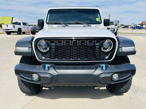 Used 2024 Jeep Wrangler Unlimited AWD/4WD image 33