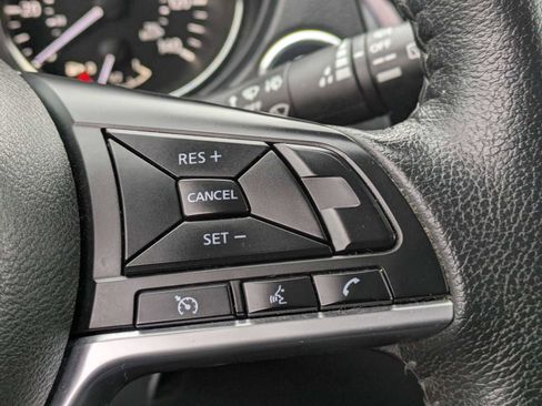 Used 2020 Nissan Rogue SV image 23