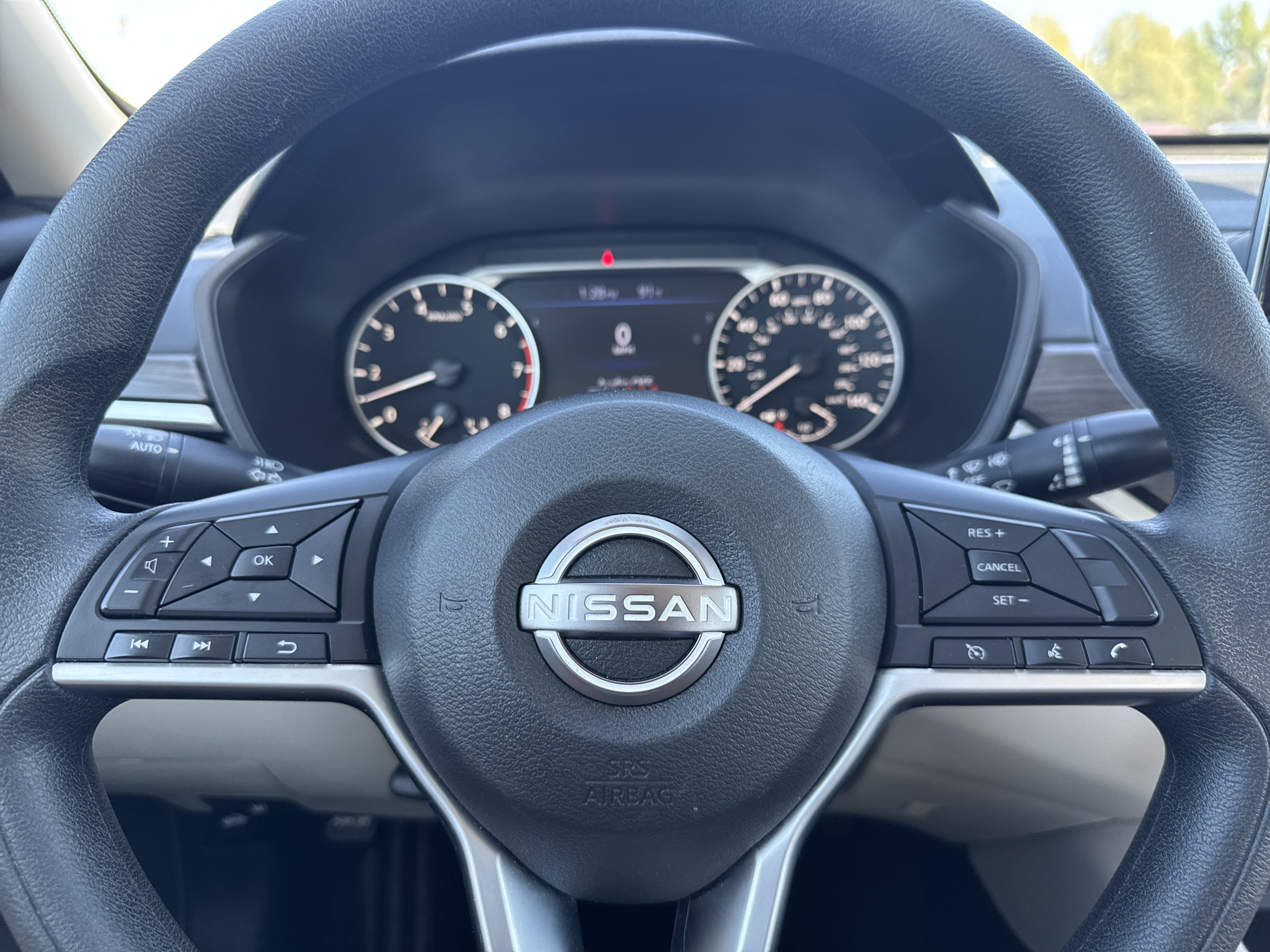 Used 2025 Nissan Altima 2.5 SV FWD image 10