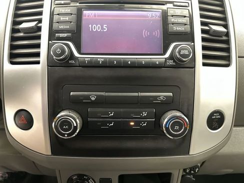 Used 2018 Nissan Frontier SV AWD/4WD image 19