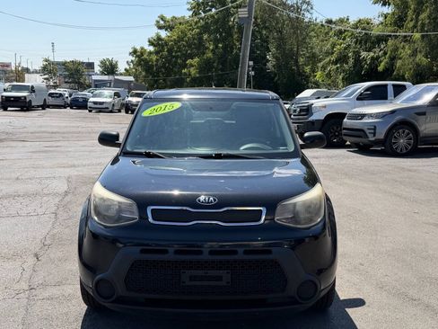 Used 2015 Kia Soul FWD image 2