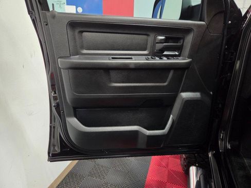 Used 2017 RAM 2500 Tradesman w/ Chrome Appearance Group AWD/4WD image 32
