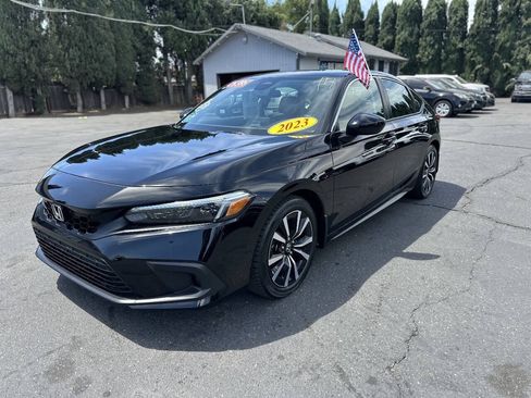 Used 2023 Honda Civic EX-L image 3