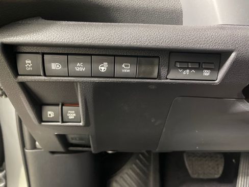 Used 2026 Toyota Sienna Platinum image 26