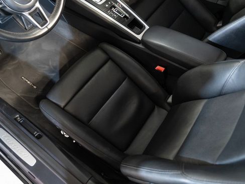 Certified 2018 Porsche 911 Targa 4 AWD/4WD image 15