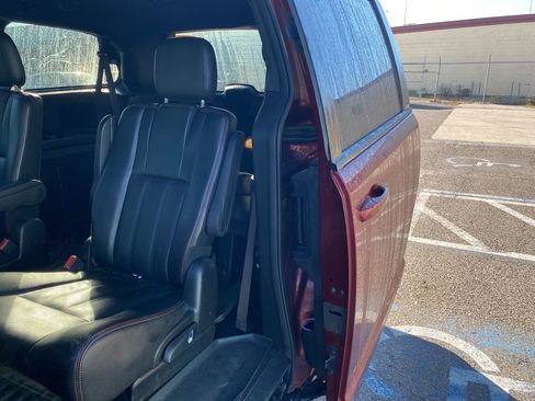 Used 2019 Dodge Grand Caravan GT image 12