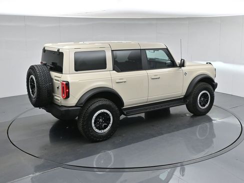 Certified 2025 Ford Bronco Outer Banks w/ Sasquatch Package AWD/4WD image 43