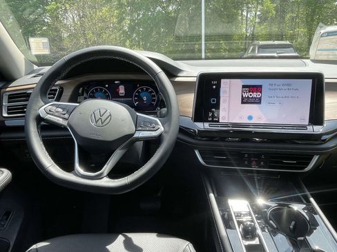 New 2026 Volkswagen Atlas SE FWD image 13