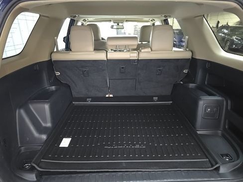 Used 2016 Toyota 4Runner SR5 Premium image 12