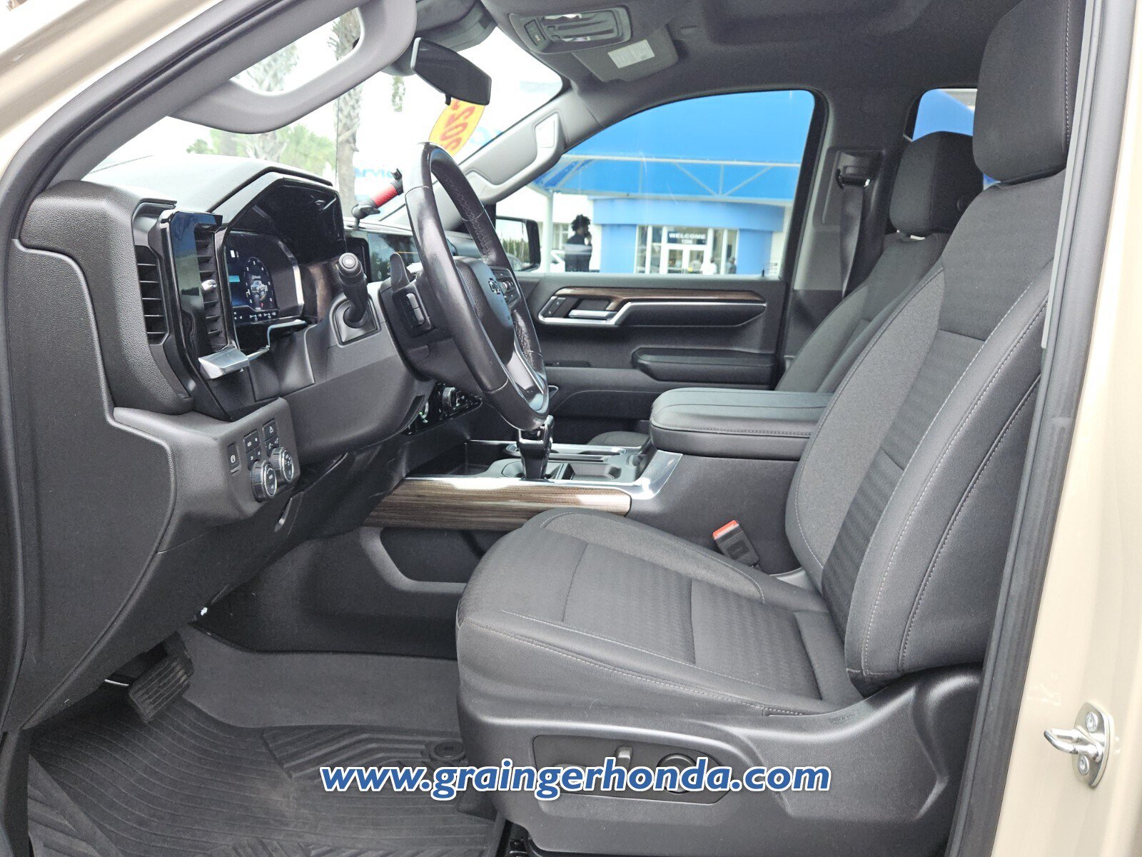 Used 2023 Chevrolet Silverado 1500 LT Trail Boss w/ Protection Package AWD/4WD image 10