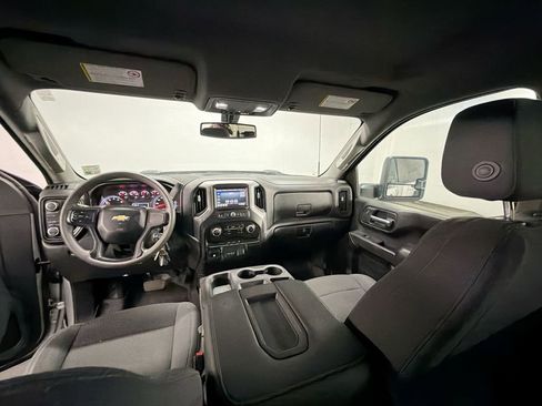 Used 2021 Chevrolet Silverado 2500 Custom w/ Custom Value Package image 18