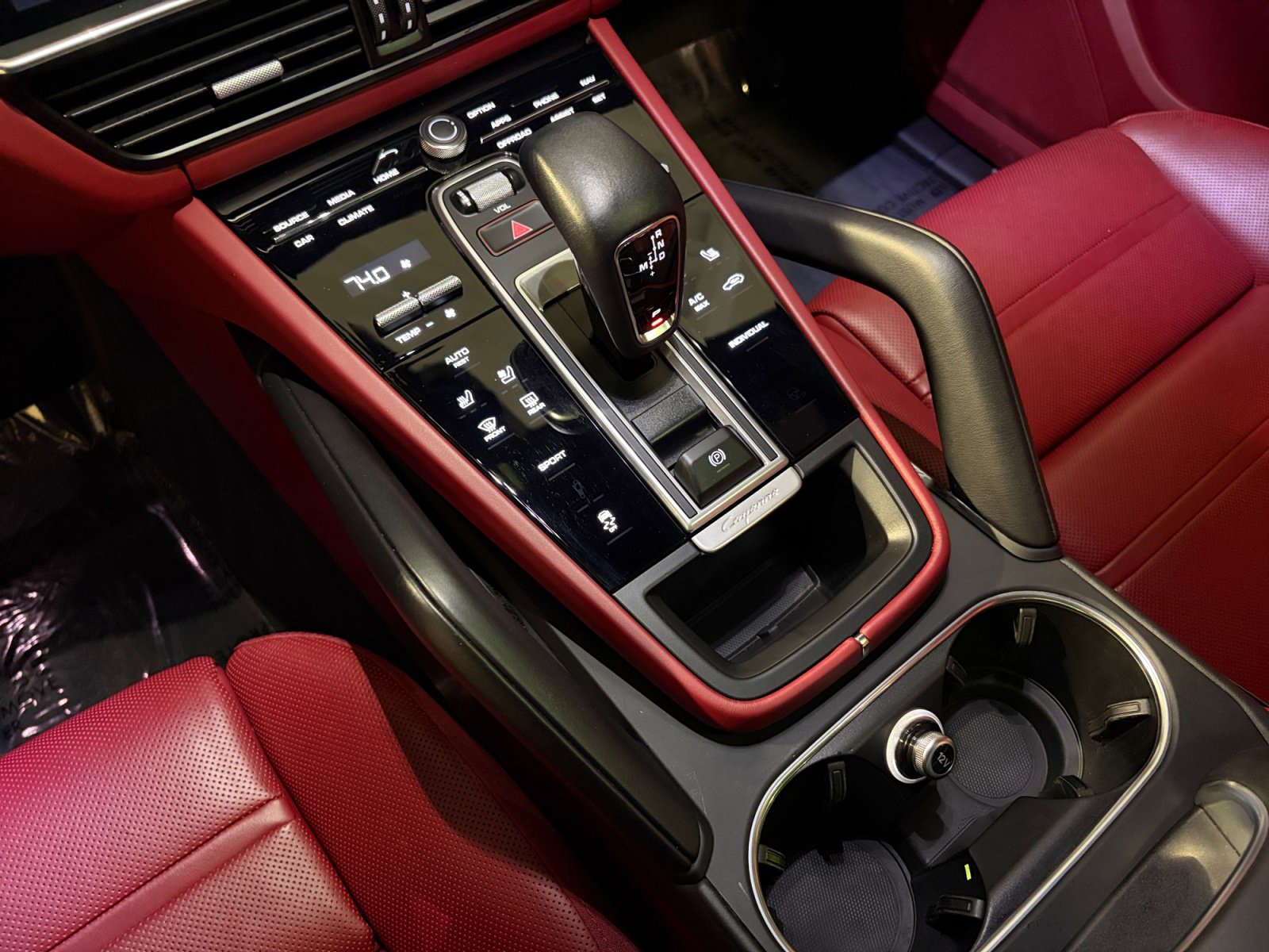 Certified 2023 Porsche Cayenne Platinum Edition AWD/4WD image 44