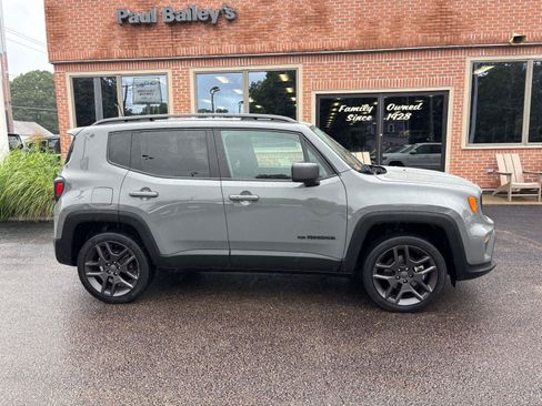 Used 2021 Jeep Renegade Latitude AWD/4WD image 27
