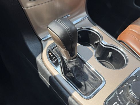 Used 2017 Jeep Grand Cherokee Summit AWD/4WD image 22