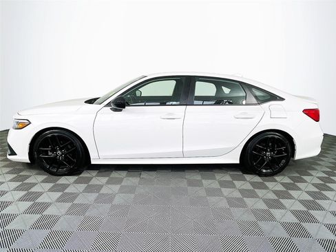 Used 2023 Honda Civic Sport image 4