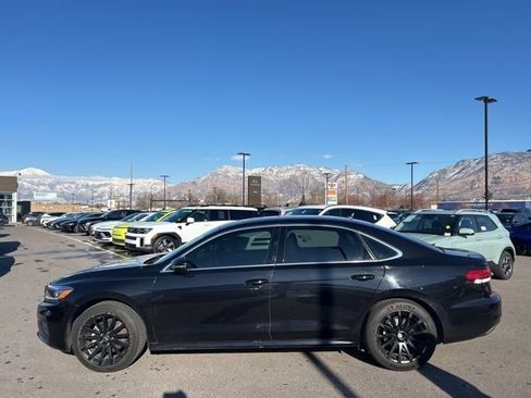 Used 2022 Volkswagen Passat 2.0T SE image 8