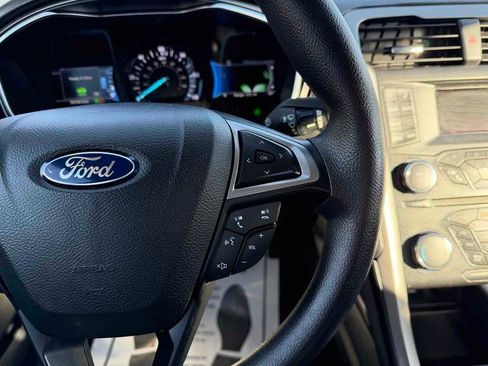 Used 2018 Ford Fusion S image 22