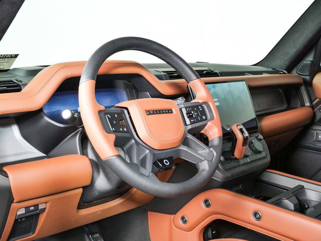 Used 2026 Land Rover Defender 110 OCTA AWD/4WD image 4