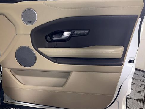 Used 2017 Land Rover Range Rover Evoque SE Premium image 22