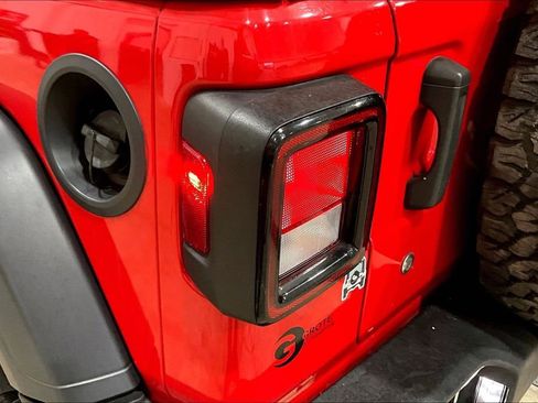 Used 2018 Jeep Wrangler Unlimited Sport S image 26