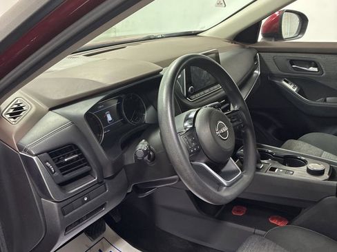 Used 2023 Nissan Rogue SV image 10