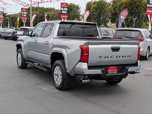 Used 2024 Toyota Tacoma SR5 w/ SR5 Upgrade Package AWD/4WD image 11