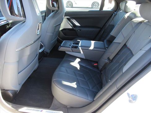 Used 2025 BMW 740i xDrive image 29