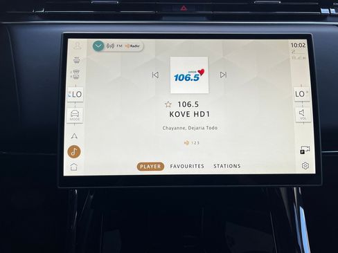 Used 2025 Land Rover Range Rover Sport SE image 29