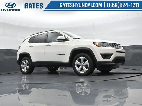 Used 2020 Jeep Compass Latitude w/ Cold Weather Group image 39