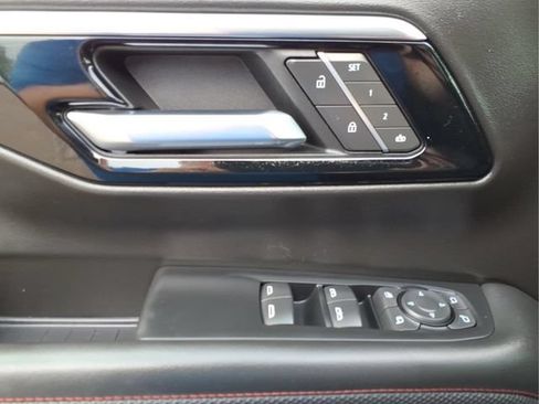Used 2025 Chevrolet Suburban RST w/ Comfort Package AWD/4WD image 16