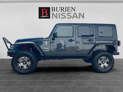 Used 2010 Jeep Wrangler Unlimited Sahara w/ Limited Group AWD/4WD image 2