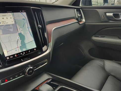 Certified 2025 Volvo V60 B5 Cross Country Plus image 23
