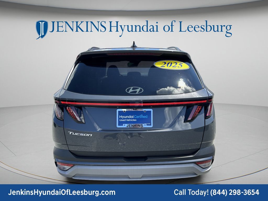 Certified 2025 Hyundai Tucson SEL FWD image 6