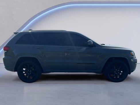 Used 2019 Jeep Grand Cherokee Altitude AWD/4WD image 7
