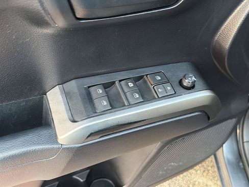 Used 2020 Toyota Tacoma SR5 RWD image 30