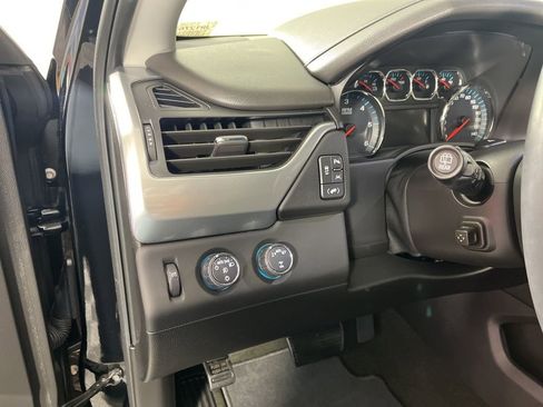 Used 2018 Chevrolet Tahoe LT image 30