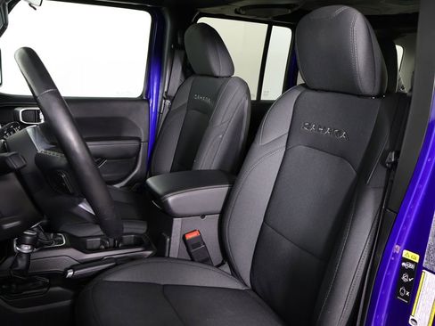 Used 2020 Jeep Wrangler Unlimited Sahara w/ LED Lighting Group image 22