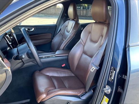 Used 2023 Volvo XC60 B5 Ultimate image 28