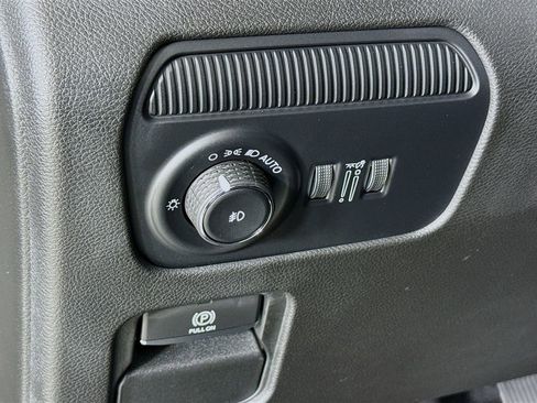 New 2025 Jeep Wagoneer L Series II image 10