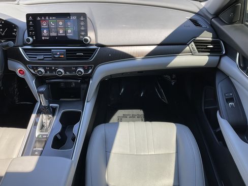 Used 2018 Honda Accord Touring image 24
