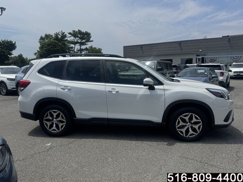 Used 2023 Subaru Forester Premium AWD/4WD image 4