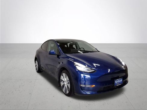 Used 2021 Tesla Model Y Long Range AWD/4WD image 4