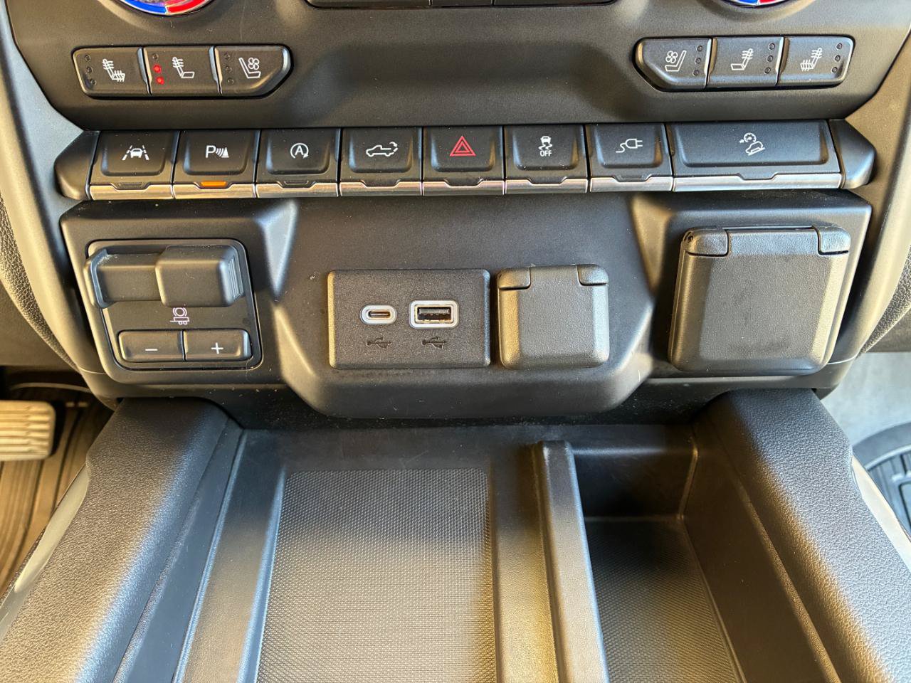 Used 2019 GMC Sierra 1500 AT4 w/ AT4 Premium Package AWD/4WD image 30